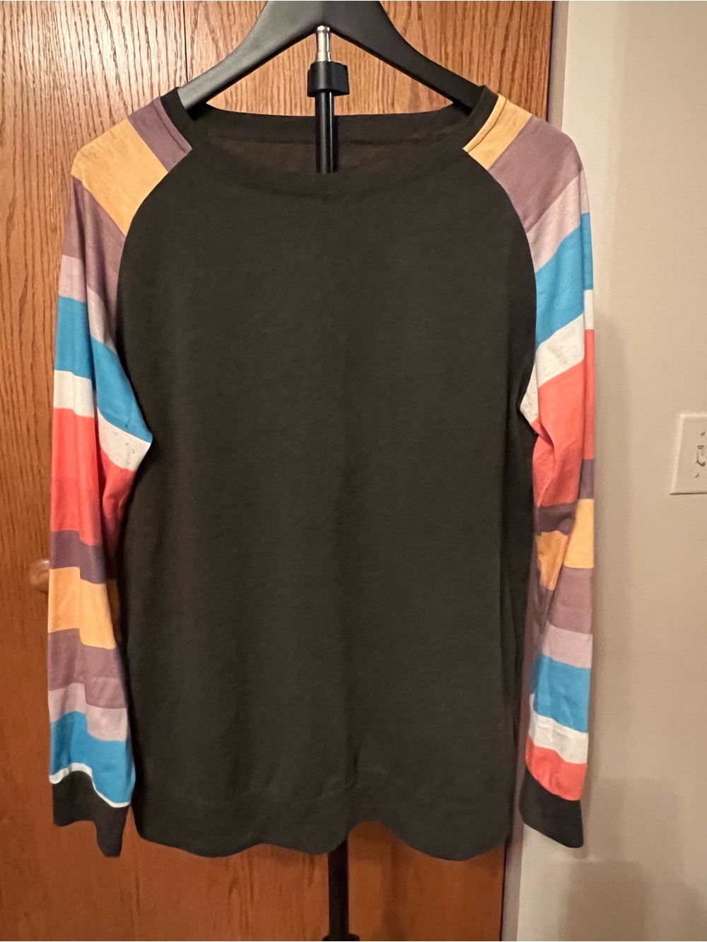 2 women’s Long Sleeve Multicolor Color Block Raglan Tops